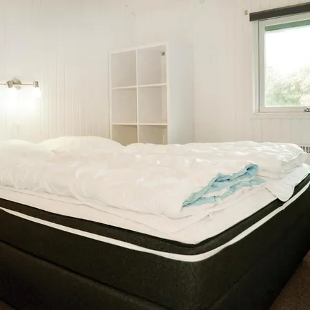 בית נופש Stunning Home In Blavand With Sauna *
